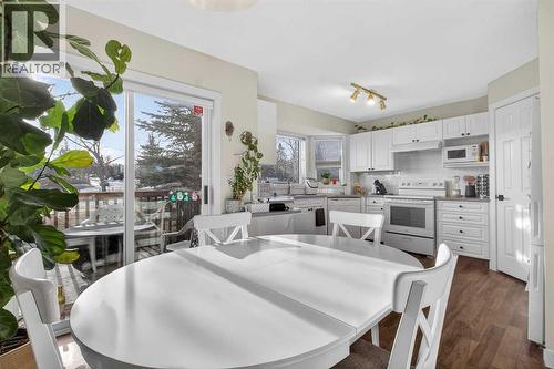 41 Sandarac Villas Nw, Calgary, AB - Indoor Photo Showing Other Room