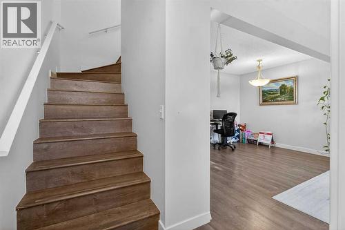 41 Sandarac Villas Nw, Calgary, AB - Indoor Photo Showing Other Room