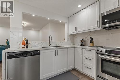 157 Pinedale Drive, Kitchener, ON - Indoor Photo Showing Kitchen With Upgraded Kitchen