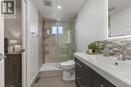 157 Pinedale Drive, Kitchener, ON - Indoor Photo Showing Bathroom