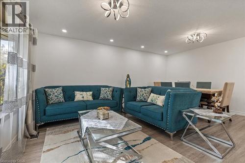 157 Pinedale Drive, Kitchener, ON - Indoor Photo Showing Living Room