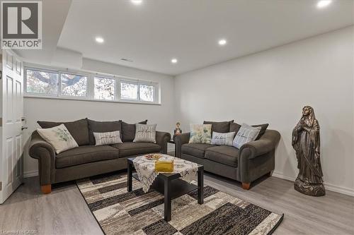 157 Pinedale Drive, Kitchener, ON - Indoor Photo Showing Living Room