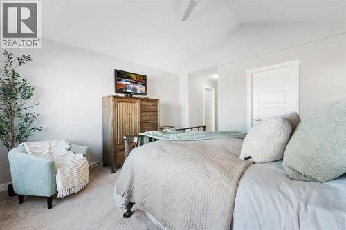 153 Williamstown Park Nw, Airdrie, AB - Indoor Photo Showing Bedroom