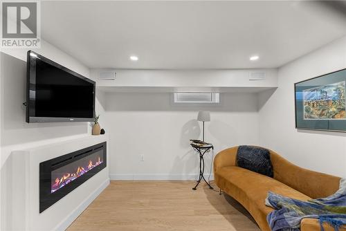 10 Diorite Street, Copper Cliff, ON - Indoor With Fireplace