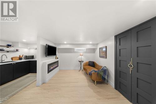 10 Diorite Street, Copper Cliff, ON - Indoor With Fireplace