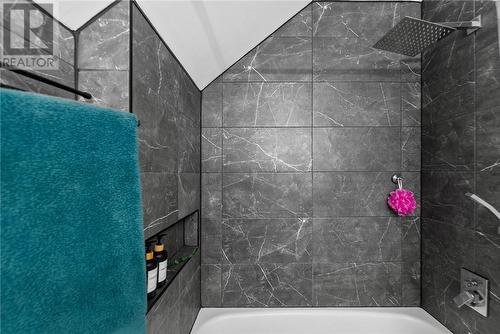 10 Diorite Street, Copper Cliff, ON - Indoor Photo Showing Bathroom