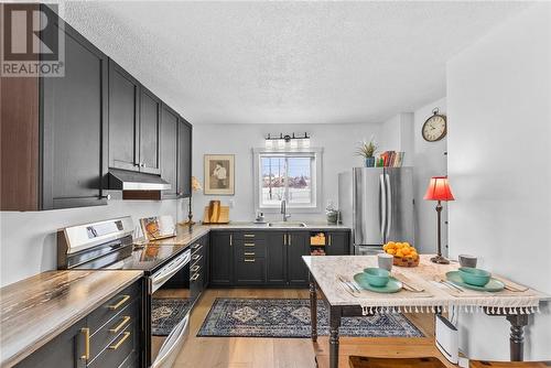 10 Diorite Street, Copper Cliff, ON - Indoor Photo Showing Kitchen