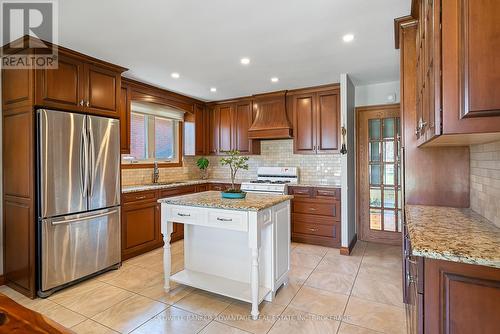 6808 Corwin Crescent, Niagara Falls (Dorchester), ON - Indoor Photo Showing Kitchen
