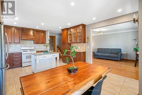 6808 Corwin Crescent, Niagara Falls (Dorchester), ON - Indoor Photo Showing Kitchen