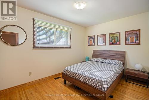 6808 Corwin Crescent, Niagara Falls (Dorchester), ON - Indoor Photo Showing Bedroom