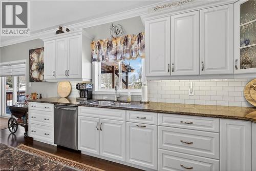 49 Postma Drive, Dunnville, ON - Indoor Photo Showing Kitchen With Double Sink
