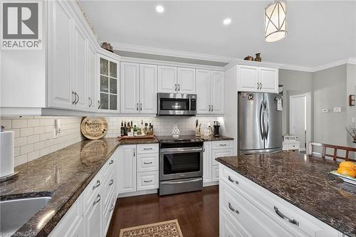 49 Postma Drive, Dunnville, ON - Indoor Photo Showing Kitchen With Upgraded Kitchen