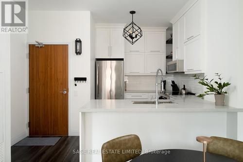 603 - 36 Charlotte Street, Toronto, ON - Indoor Photo Showing Kitchen With Upgraded Kitchen