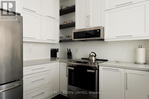 603 - 36 Charlotte Street, Toronto, ON - Indoor Photo Showing Kitchen With Upgraded Kitchen