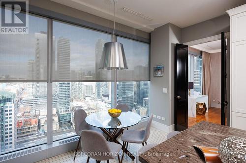 2403 - 183 Wellington Street W, Toronto, ON - Indoor Photo Showing Dining Room