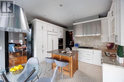 2403 - 183 Wellington Street W, Toronto, ON - Indoor Photo Showing Kitchen