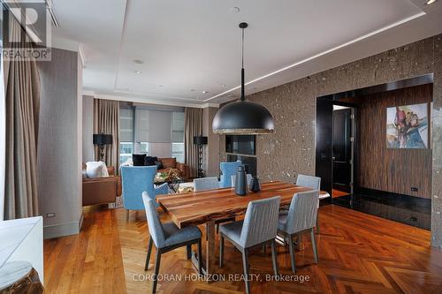 2403 - 183 Wellington Street W, Toronto, ON - Indoor Photo Showing Dining Room