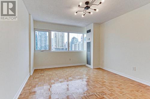 1909 - 1580 Mississauga Valley Boulevard, Mississauga, ON - Indoor Photo Showing Other Room