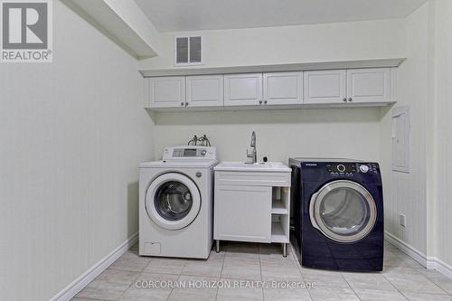 1909 - 1580 Mississauga Valley Boulevard, Mississauga, ON - Indoor Photo Showing Laundry Room
