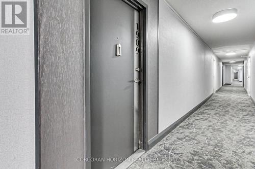 1909 - 1580 Mississauga Valley Boulevard, Mississauga, ON - Indoor Photo Showing Other Room