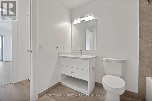 1904 - 15 Glebe Street, Cambridge, ON - Indoor Photo Showing Bathroom