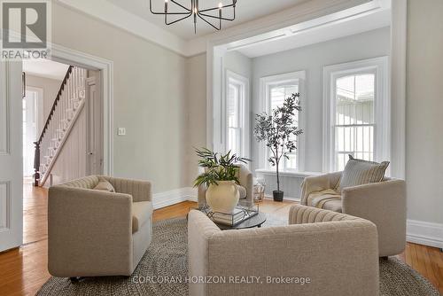 78 William Street W, Waterloo, ON - Indoor Photo Showing Living Room