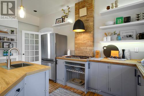 78 William Street W, Waterloo, ON - Indoor Photo Showing Kitchen