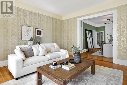 78 William Street W, Waterloo, ON - Indoor Photo Showing Living Room