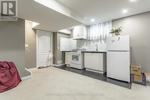 13 Ridgewood Court, Woodstock, ON - Indoor Photo Showing Kitchen