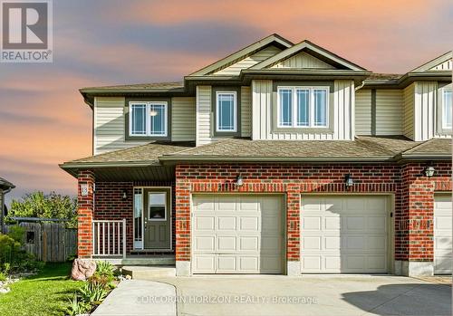 13 Ridgewood Court, Woodstock, ON - Outdoor With Facade