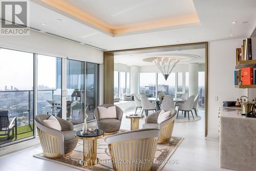 3802 - 200 Cumberland Street, Toronto, ON - Indoor Photo Showing Living Room
