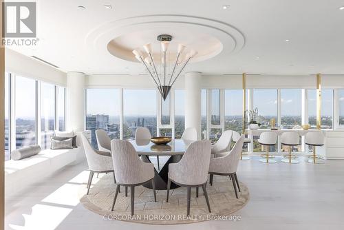 3802 - 200 Cumberland Street, Toronto, ON - Indoor Photo Showing Dining Room