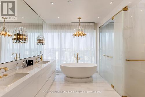 3802 - 200 Cumberland Street, Toronto, ON - Indoor Photo Showing Bathroom