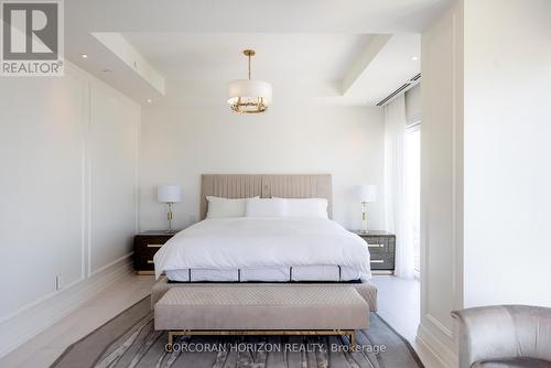 3802 - 200 Cumberland Street, Toronto, ON - Indoor Photo Showing Bedroom