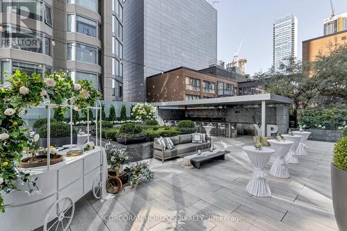 3802 - 200 Cumberland Street, Toronto, ON - Outdoor