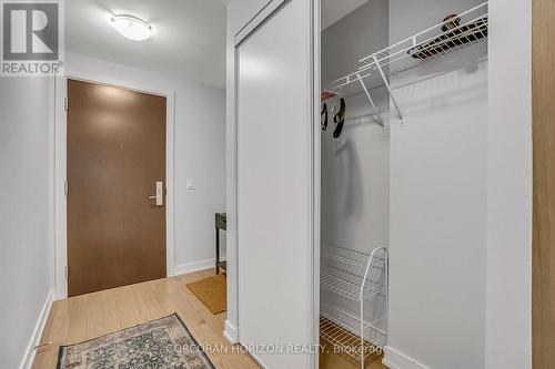 521 - 330 Richmond St Street W, Toronto, ON - Indoor With Storage