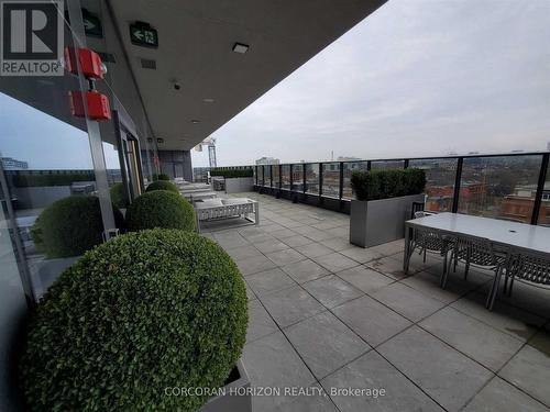 521 - 330 Richmond St Street W, Toronto, ON - Outdoor