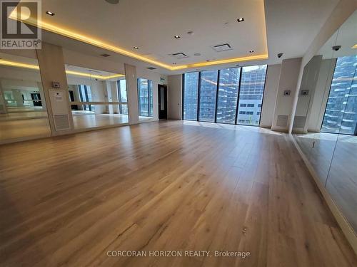 521 - 330 Richmond St Street W, Toronto, ON - Indoor Photo Showing Other Room