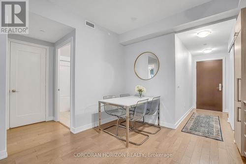 521 - 330 Richmond St Street W, Toronto, ON - Indoor Photo Showing Other Room