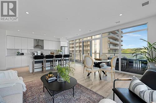 801 - 50 Grand Avenue S, Cambridge, ON - Indoor Photo Showing Living Room