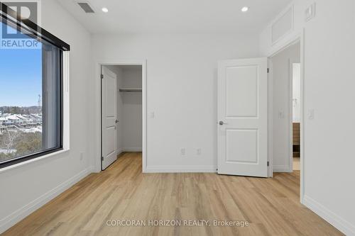 724 - 525 New Dundee Road, Kitchener, ON - Indoor Photo Showing Other Room