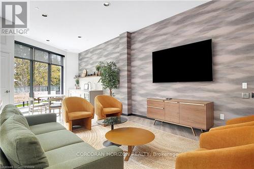 724 - 525 New Dundee Road, Kitchener, ON - Indoor Photo Showing Living Room