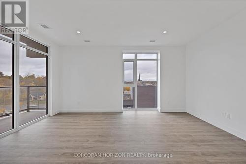 901 - 50 Grand Avenue S, Cambridge, ON - Indoor Photo Showing Other Room