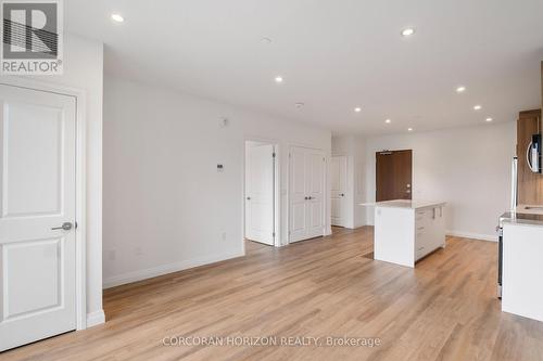 610 - 525 New Dundee Road, Kitchener, ON - Indoor Photo Showing Kitchen