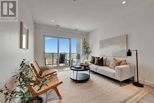 1511 - 15 Glebe Street, Cambridge, ON - Indoor Photo Showing Living Room