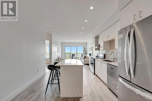 1511 - 15 Glebe Street, Cambridge, ON - Indoor Photo Showing Kitchen With Upgraded Kitchen