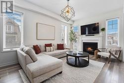 81 DUNDONALD TRAIL  Newmarket, ON L3Y 0E1