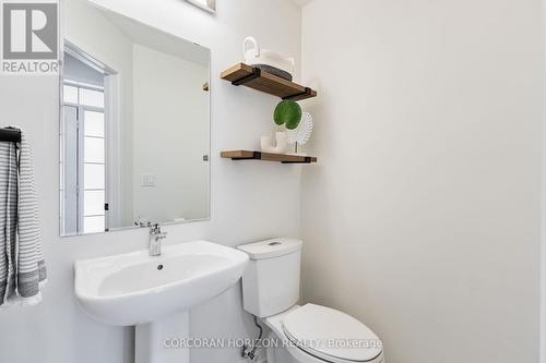 81 Dundonald Trail, Newmarket, ON - Indoor Photo Showing Bathroom