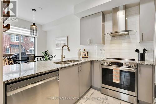 81 Dundonald Trail, Newmarket, ON - Indoor Photo Showing Kitchen With Stainless Steel Kitchen With Double Sink With Upgraded Kitchen