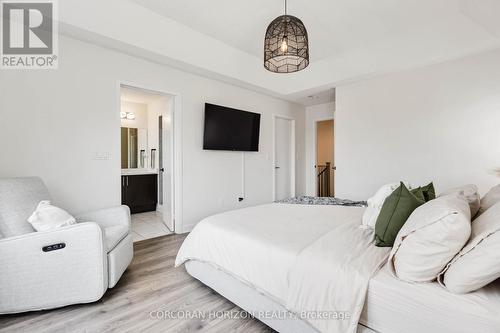 81 Dundonald Trail, Newmarket, ON - Indoor Photo Showing Bedroom